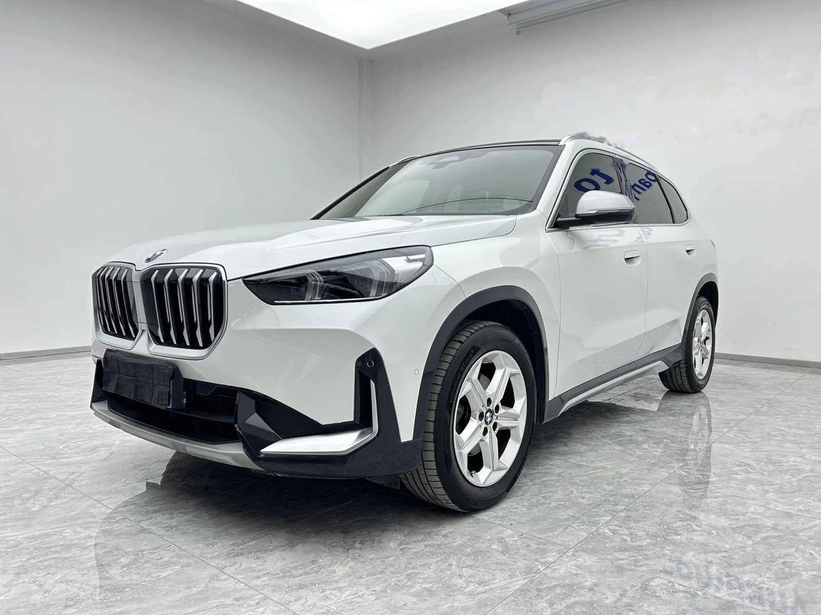 Нарисованное превью BMW X1, поколение III (U12), левый руль