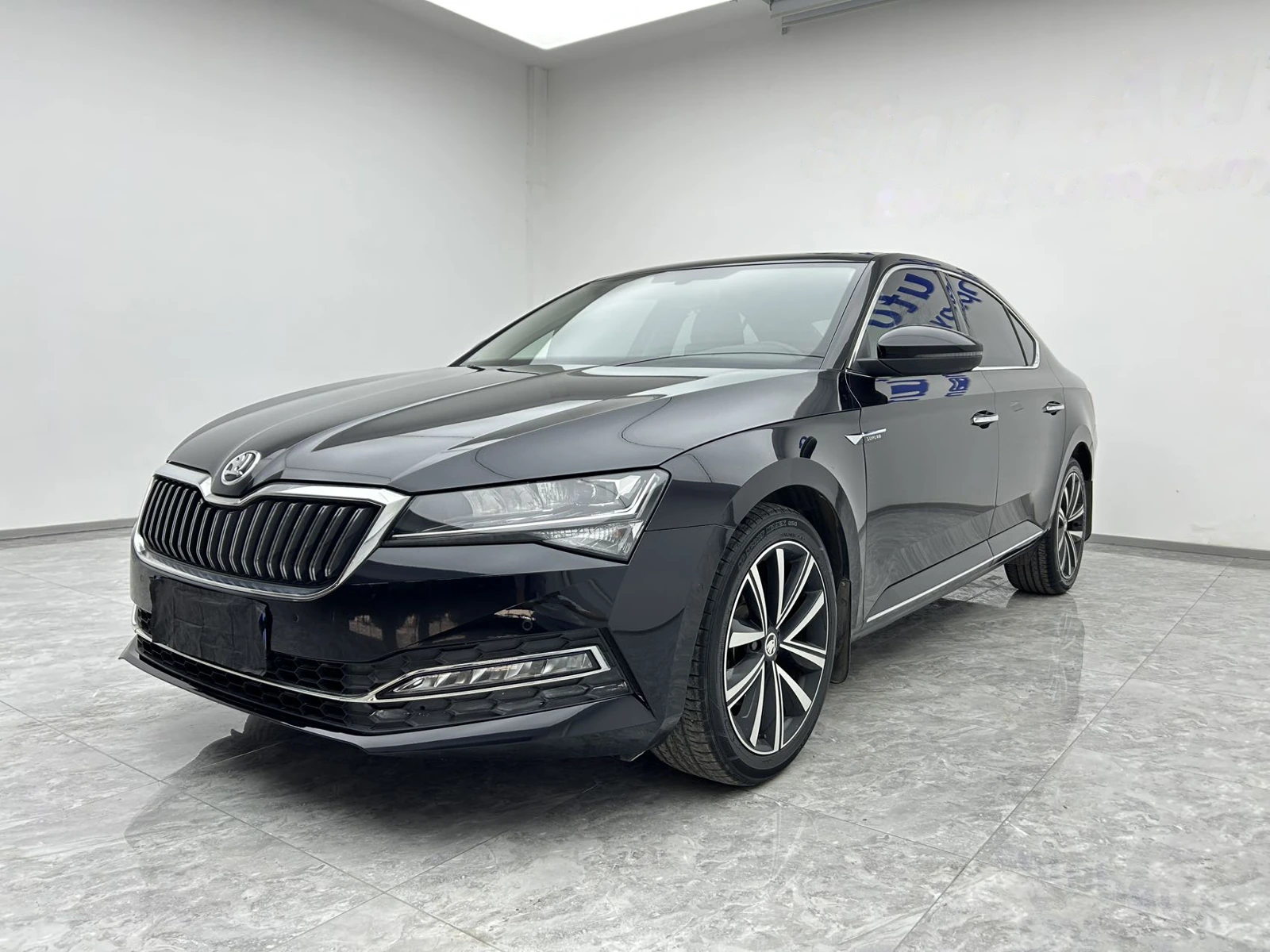 Реальные фотографии Skoda Superb из Китая