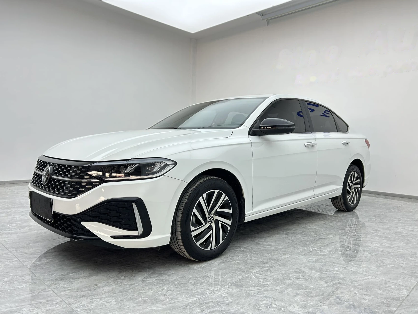Реальные фотографии Volkswagen Lavida из Китая