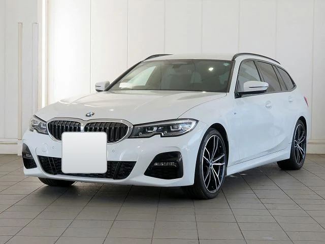 Светлая BMW 3 Series Touring 318i M Sport 2021 года из Японии