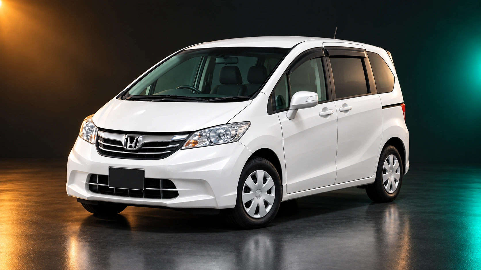 Светлый праворульный Honda Freed I поколения, передний привод