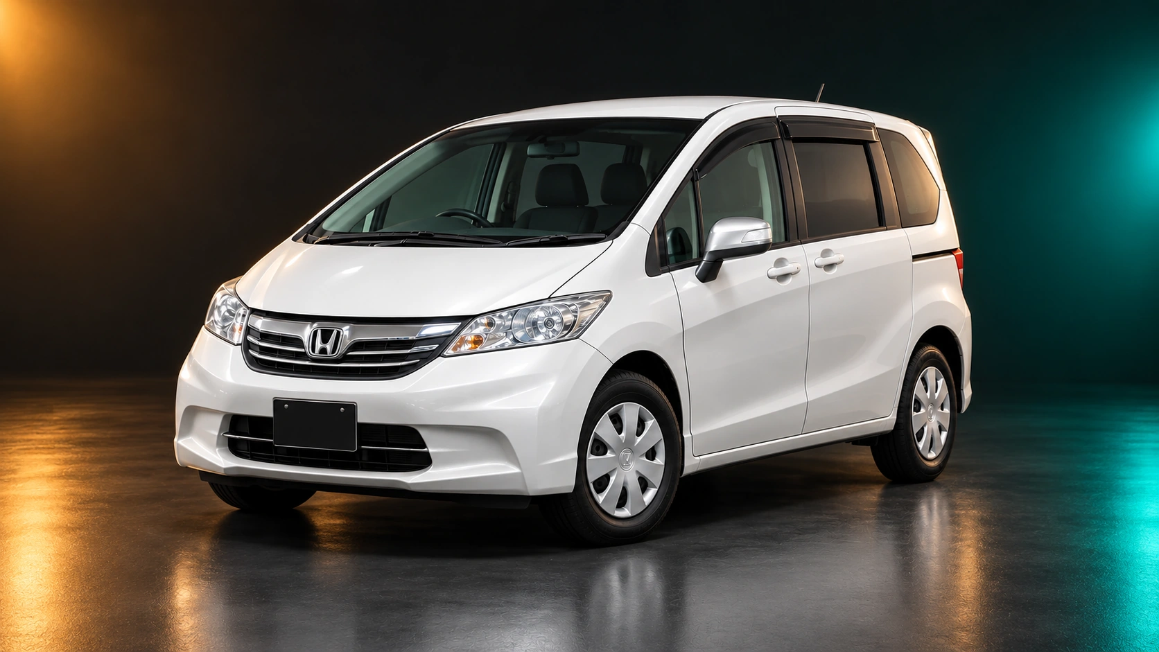 Светлый праворульный Honda Freed первого поколения после рестайлинга с полным приводом