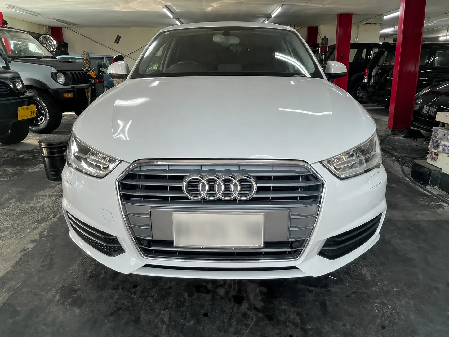 Светлый праворульный Audi A1 Sportback 1.0 TFSI 2016 года из Японии