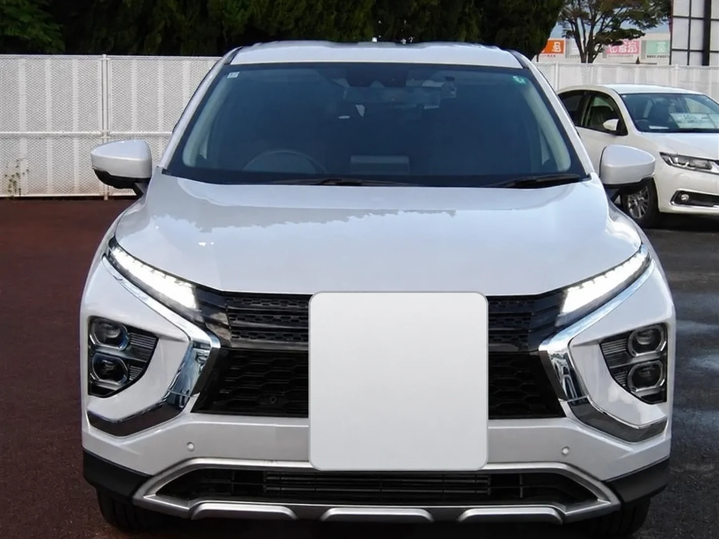 Светлый Mitsubishi Eclipse Cross G 4WD 2024 года из Японии