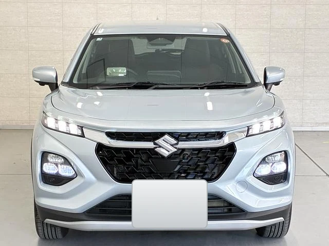 Светлый праворульный Suzuki Fronx 2025 года с полным приводом из Японии