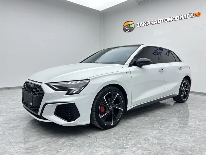 Audi A3 Sportback, 2023 год, белый, левый руль