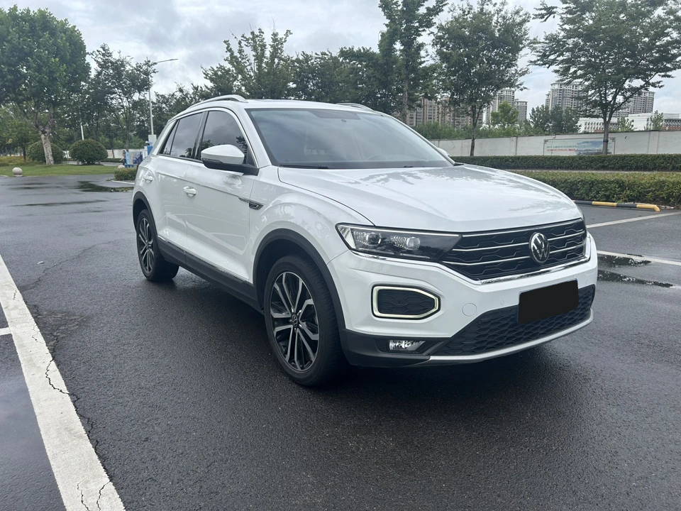 Volkswagen T-Roc, 2022 год, белый, левый руль