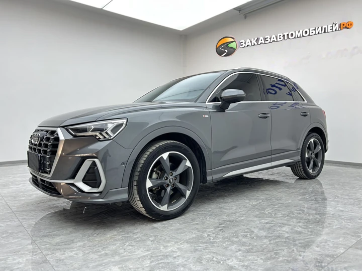 Audi Q3, 2022 год, серый, левый руль