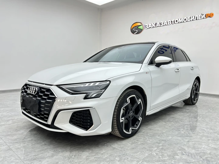 Audi A3 Sportback, 2023 год, белый, левый руль